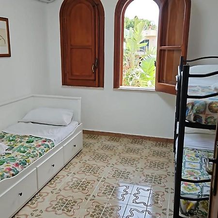 Villa Silvia Casteldaccia Eksteriør billede
